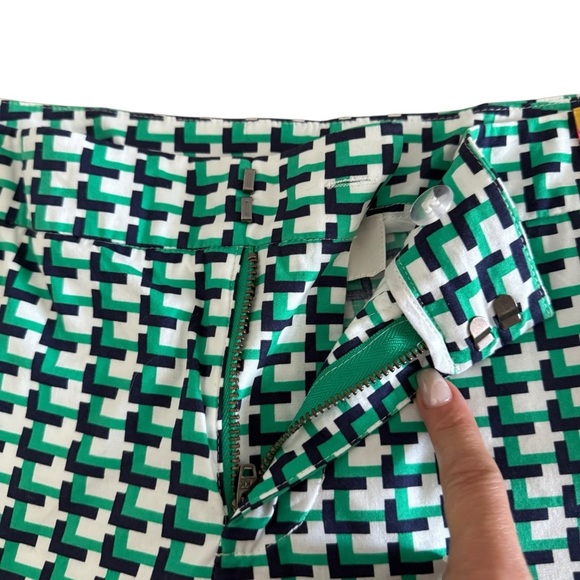 Joie Green and White Geometric Shorts - Picture 5 of 8